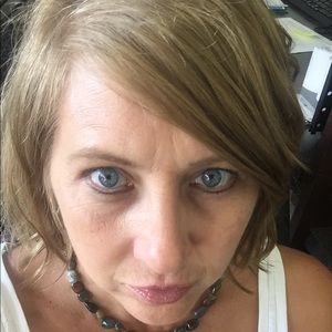 Meet your Posher, Suzanne